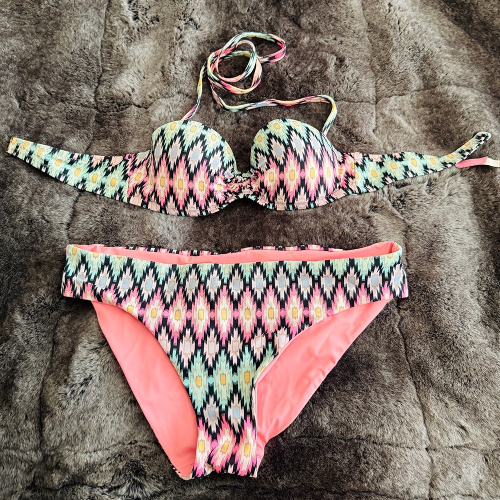 Victoria's Secret Bikini Size 34B Top / Medium Bottom